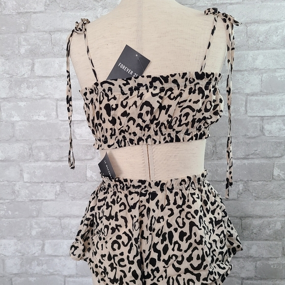 🖤 Forever 21 Two-Piece Set - Picture 2 of 2